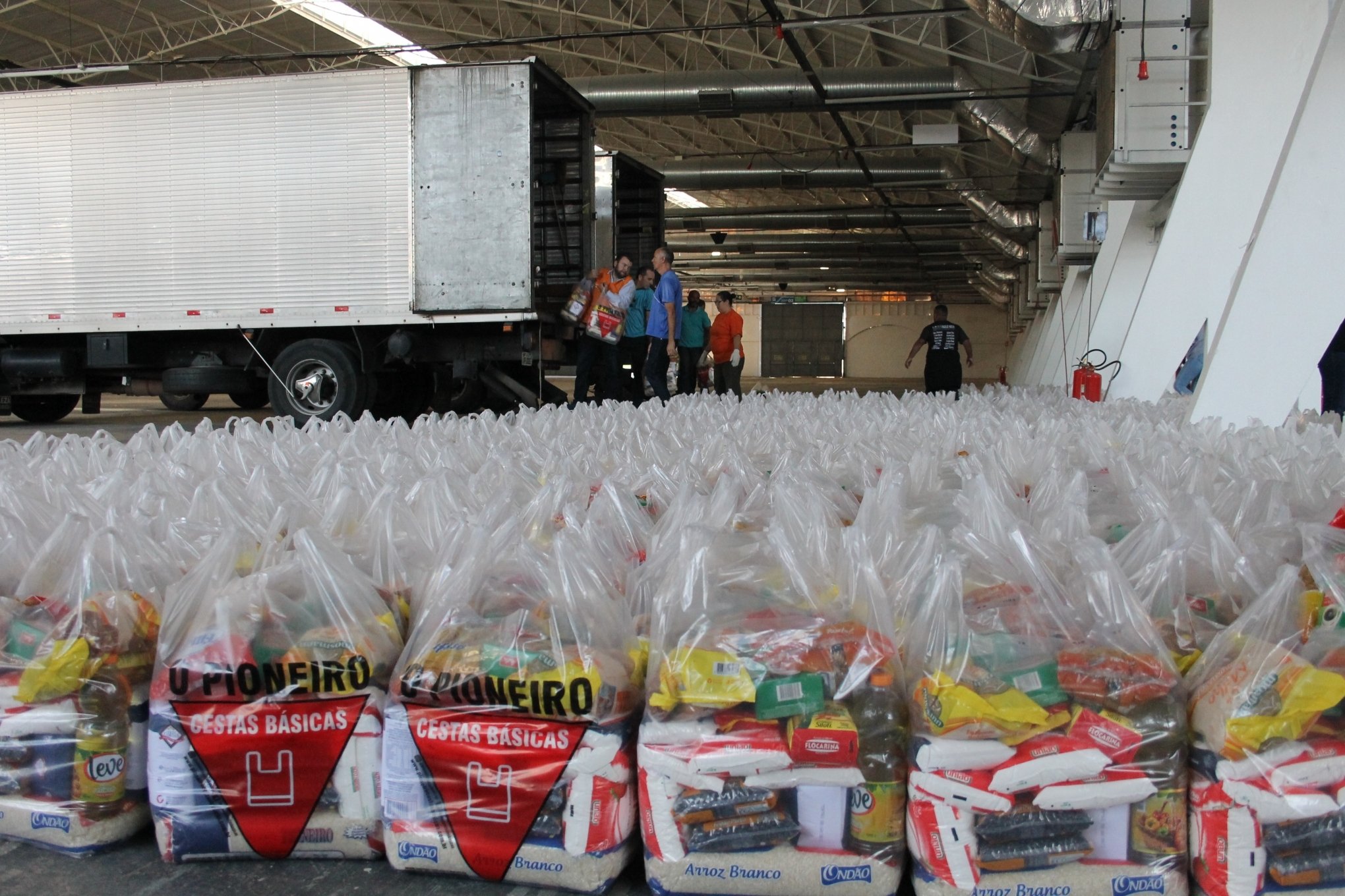 Alimentos do Compra Direta são entregues no CRAS de Vale do Sol