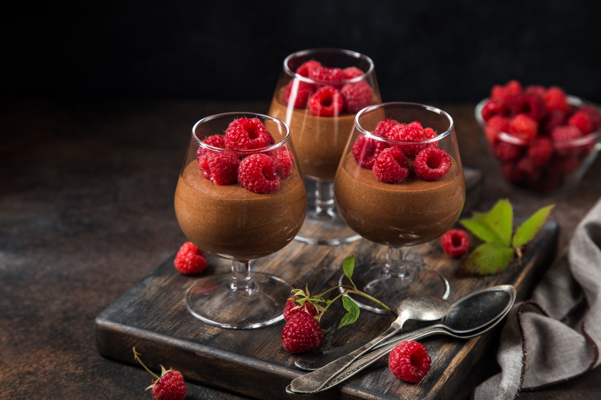 Para adoçar a quarentena, mousse de chocolate com frutas vermelhas é  garantia de sucesso - Gourmet - Jornal NH