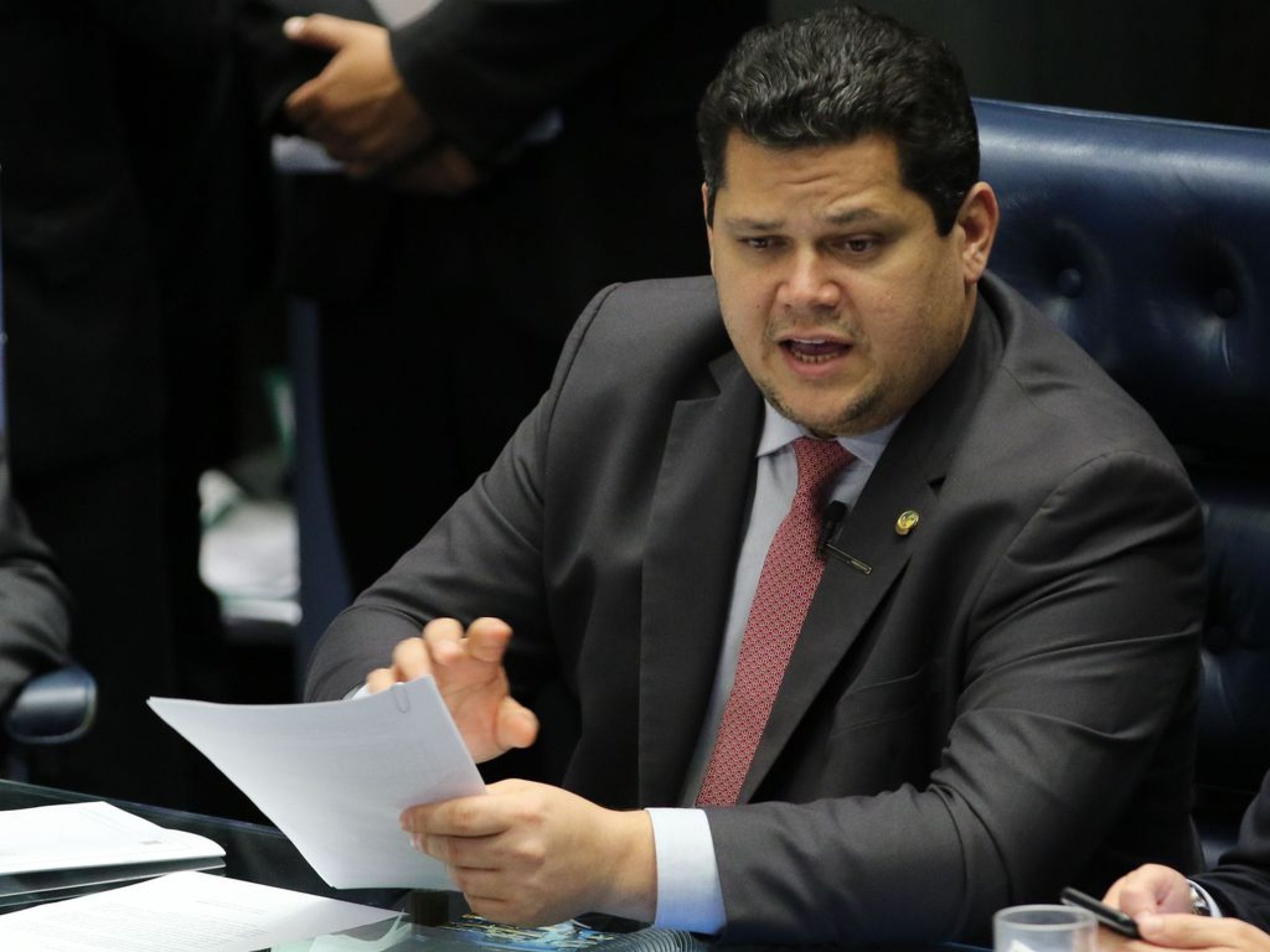 Congresso se prepara para derrubar veto de Lula e liberar doações durante campanha eleitoral