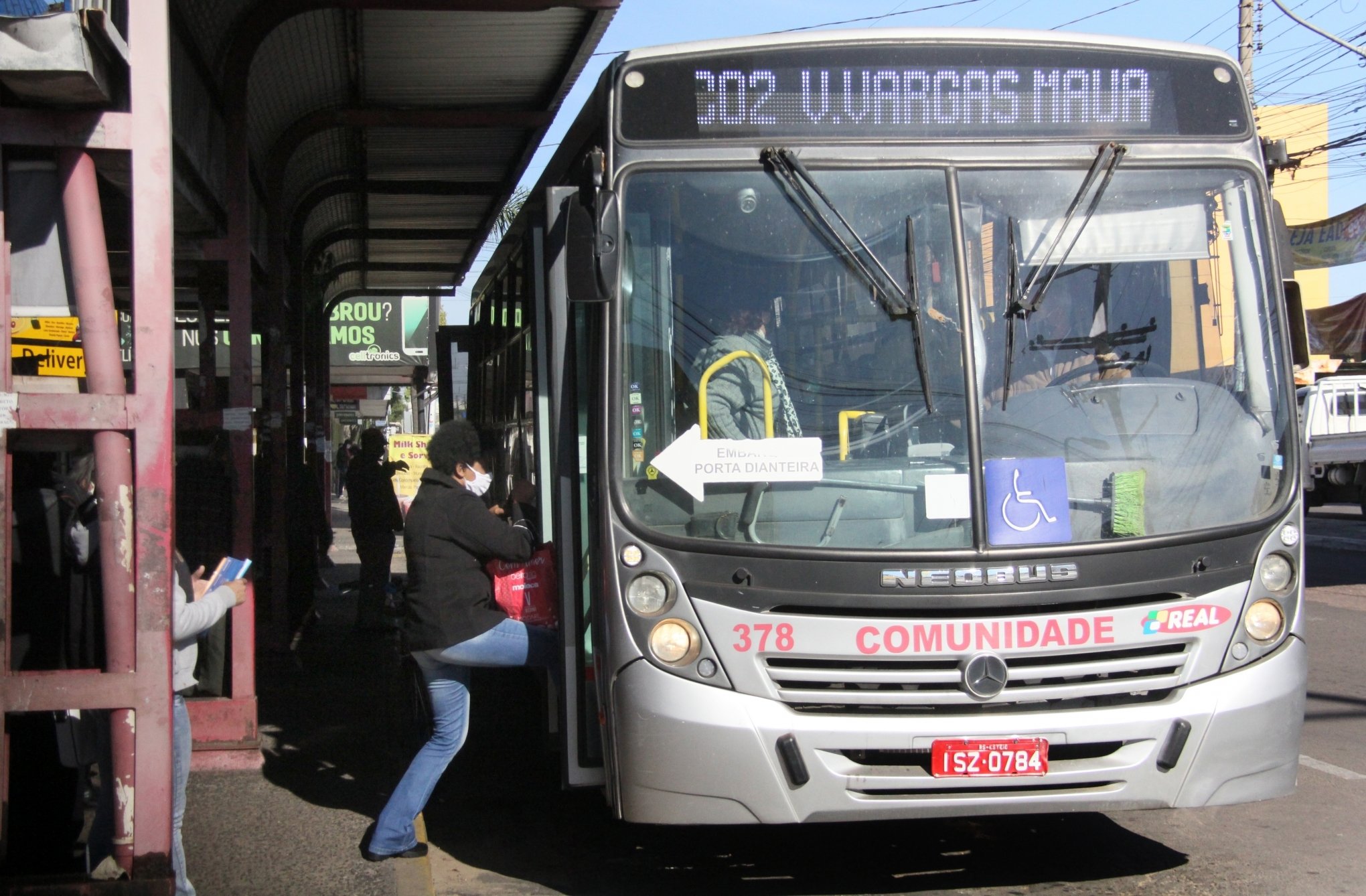 Passeio de ônibus urbano de passageiros versão móvel andróide iOS