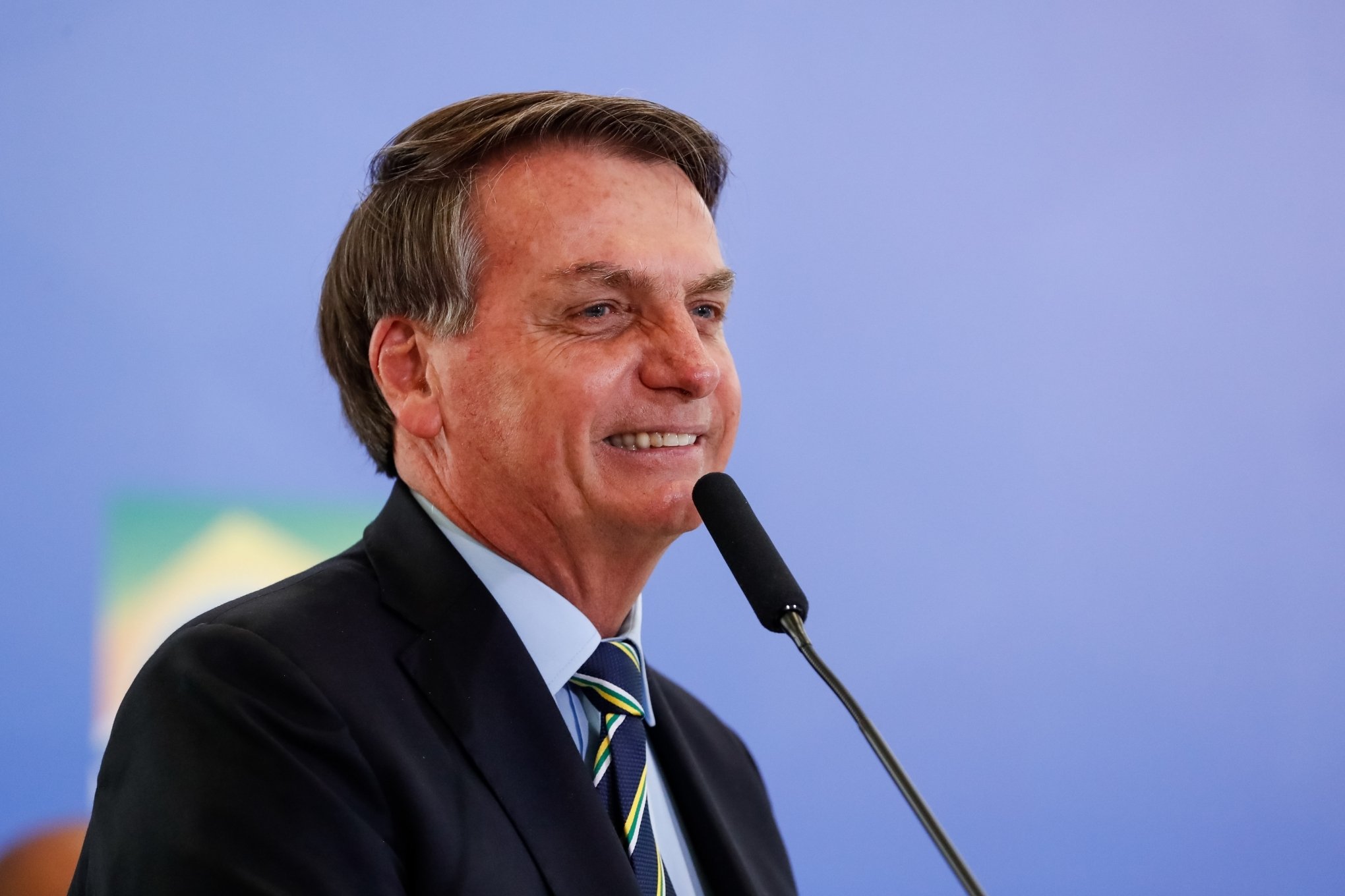 Bolsonaro ironiza doações de R$ 17 mi via Pix: "Vai dar para pagar contas e comer pastel"