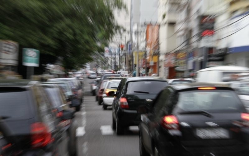 Motoqueiros aterrorizam motoristas e roubam pelo menos cinco carros em Novo Hamburgo | Jornal NH