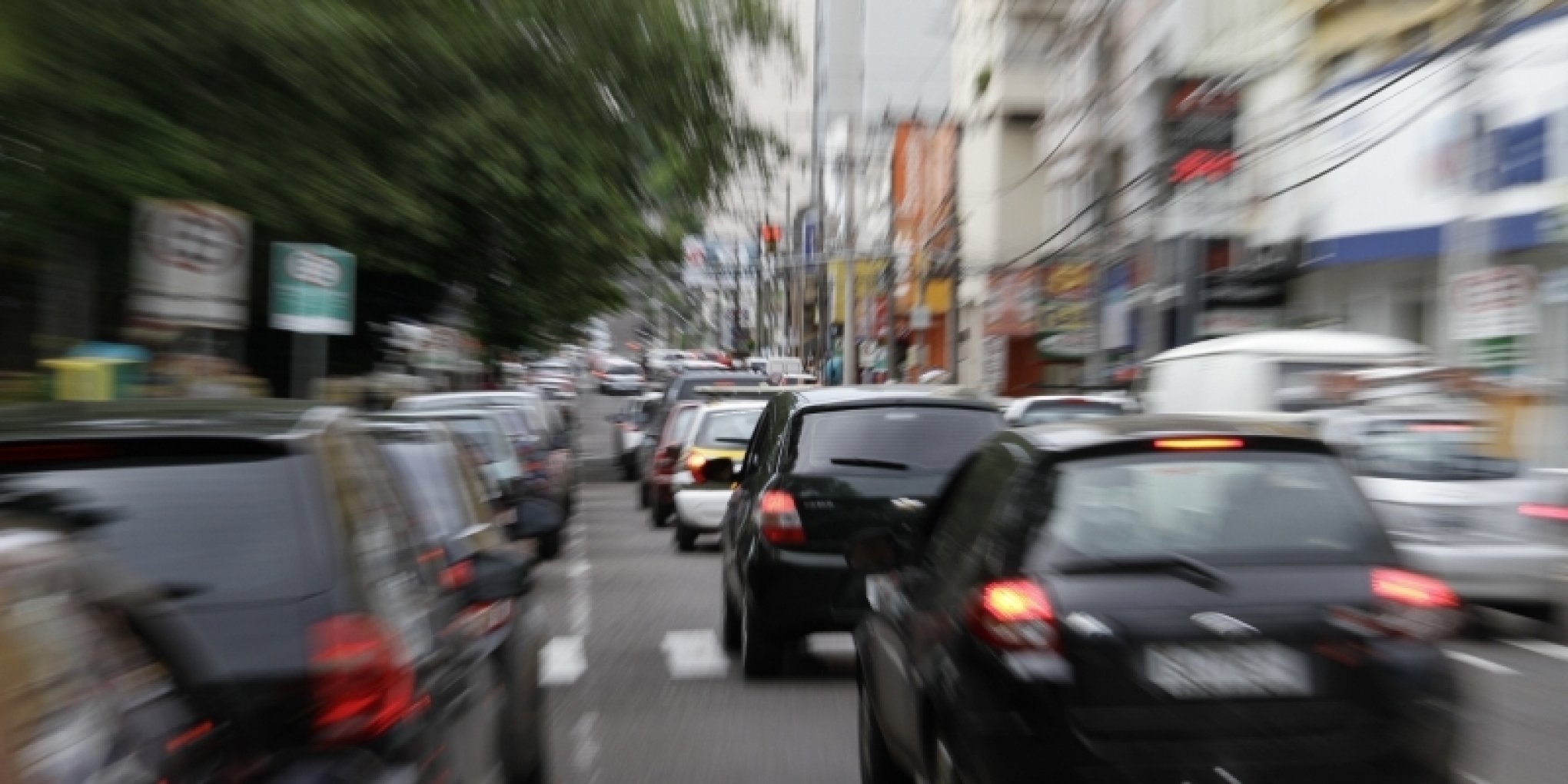 Motoqueiros aterrorizam motoristas e roubam pelo menos cinco carros em Novo Hamburgo