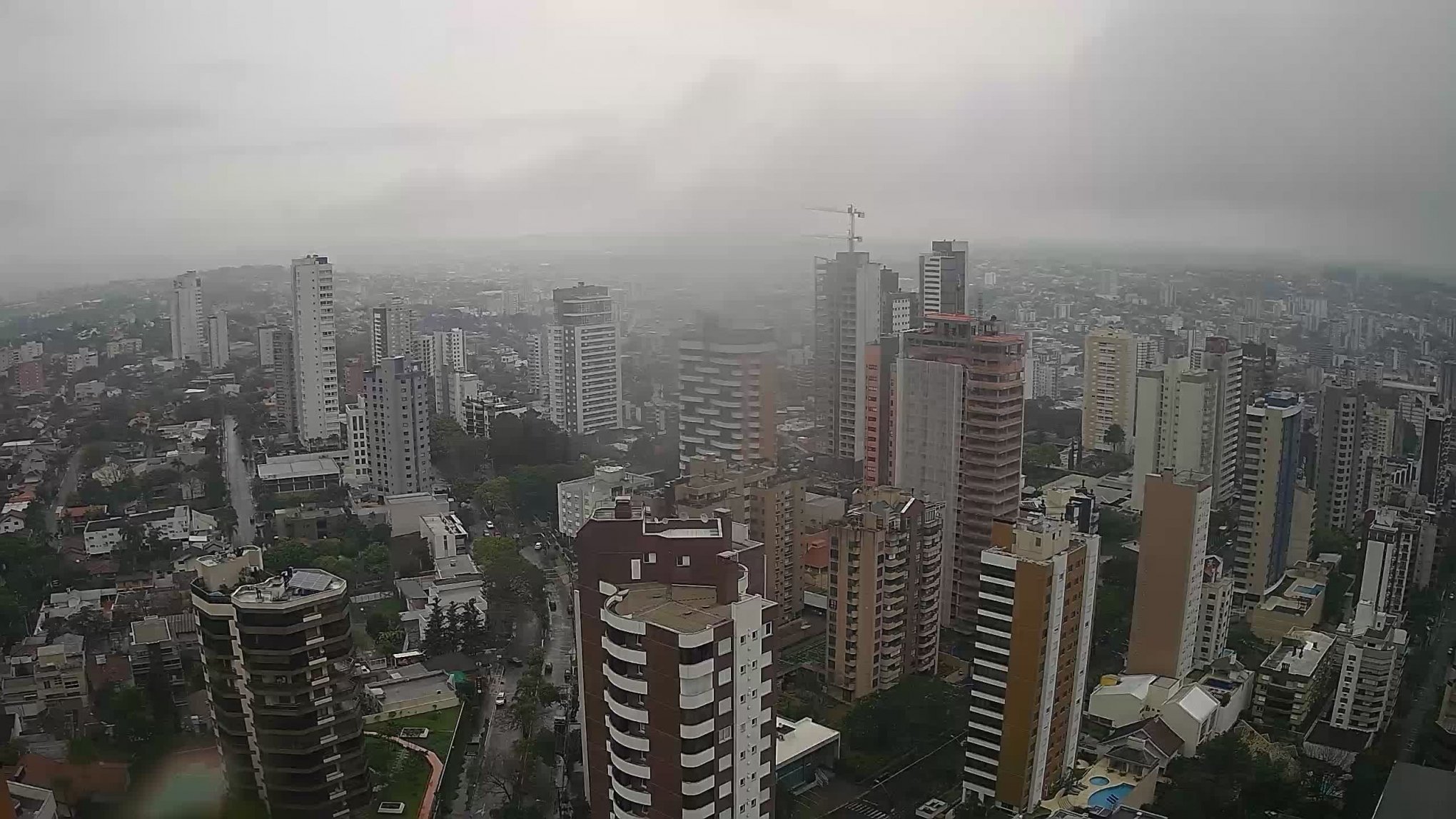 PREVISÃO DO TEMPO: Temporais, raios, vento e queda de granizo; veja alerta da Defesa Civil do RS para as próximas horas