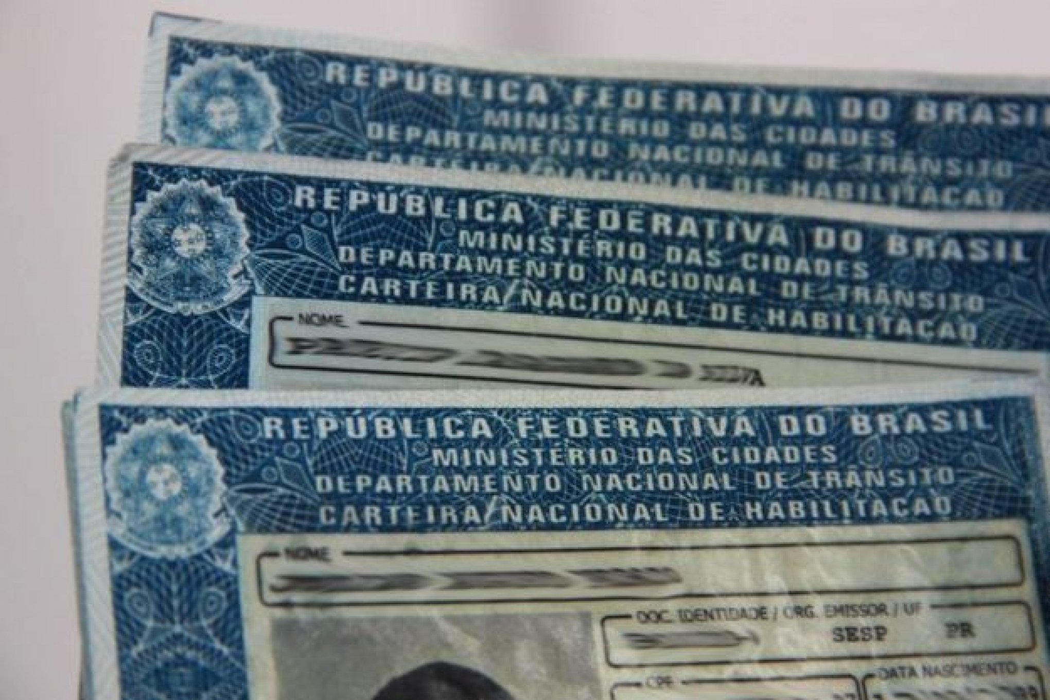 Novo modelo da carteira de identidade só será emitido no RS a partir do  segundo semestre - Rio Grande do Sul - Diário de Canoas