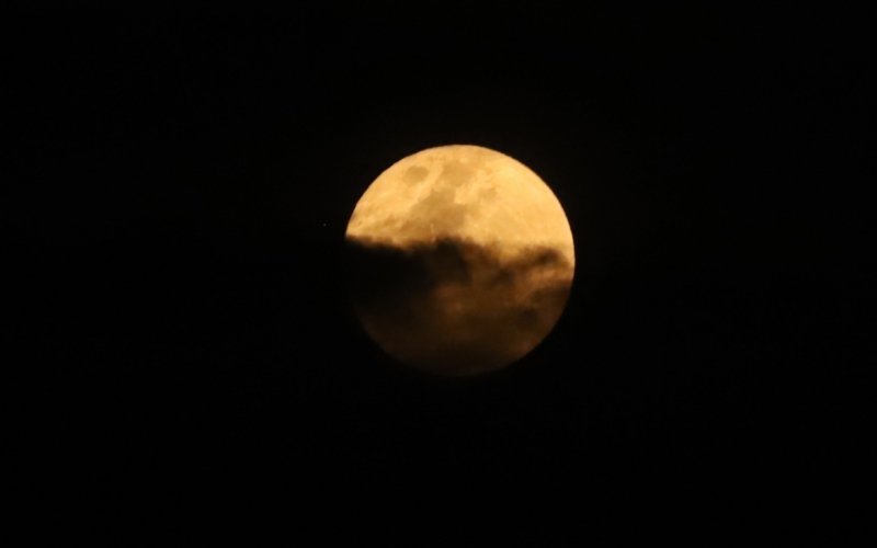 Lua de Neve: Entenda fenômeno que iluminará o céu e qual melhor horário para observar neste domingo (1º) | abc+