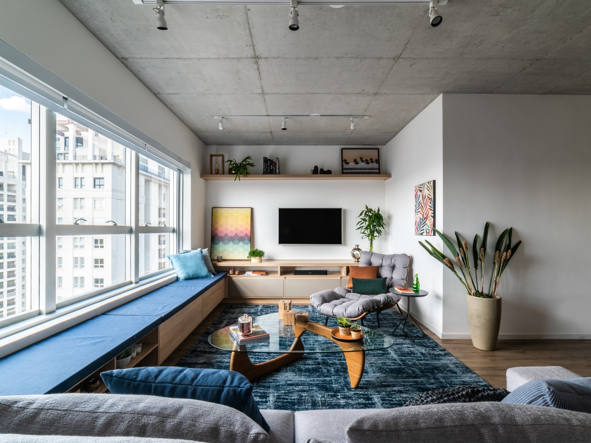 APARTAMENTO PERFEITO COM DECORAÇÃO E DESIGN BRASILEIRO - LINDO