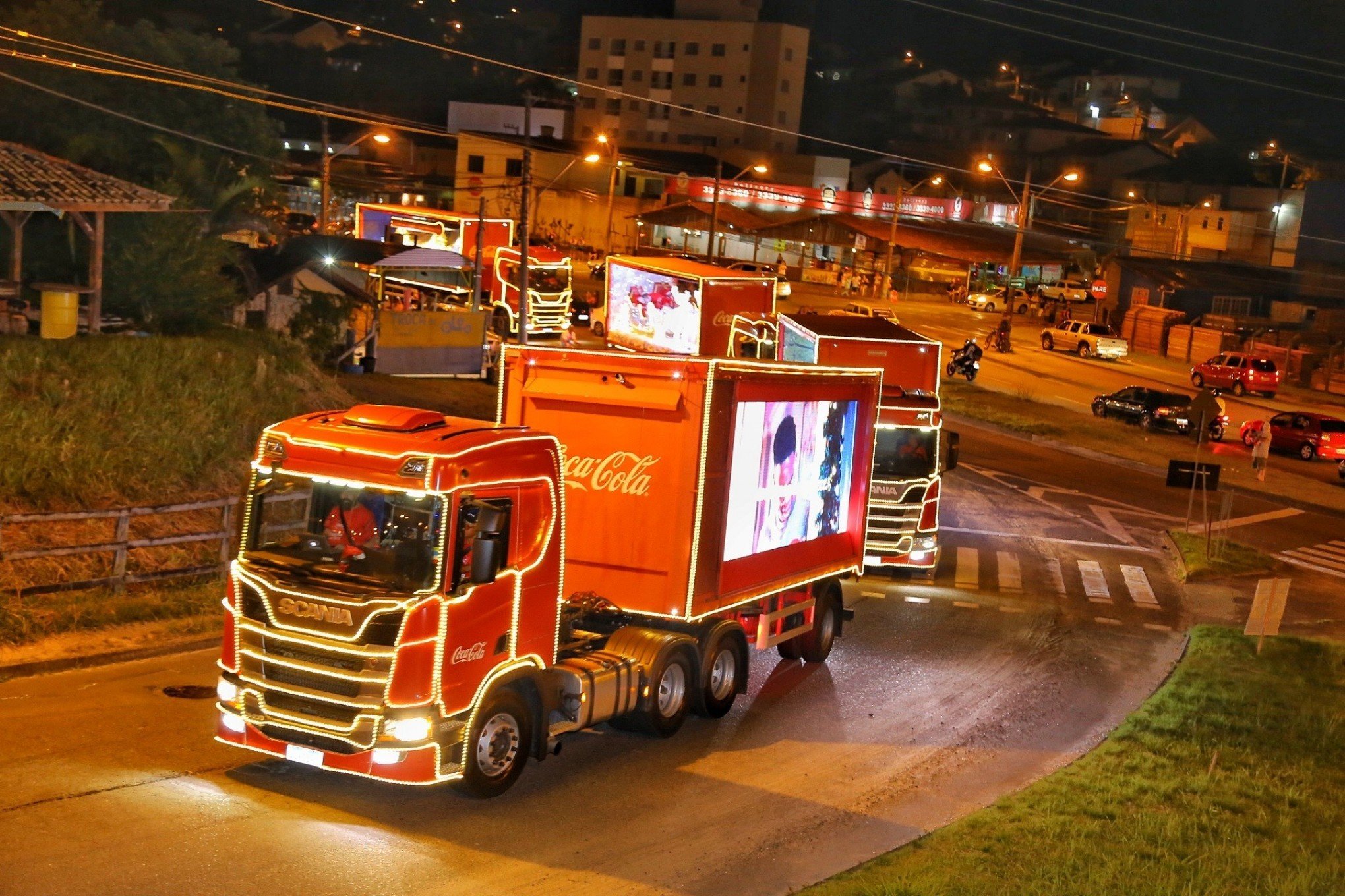 Caravana de Natal da Coca-Cola vai iluminar Novo Hamburgo na próxima semana; veja a rota