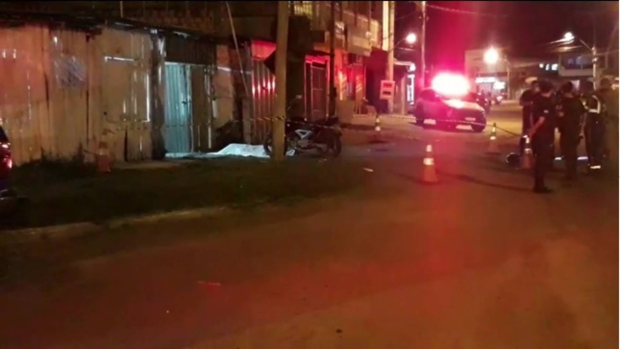 Homem E Morto A Tiros Na Saida De Bar De Imbe Regiao Jornal Nh Segundo testemunhas, vítima era um perueiro, e. homem e morto a tiros na saida de bar