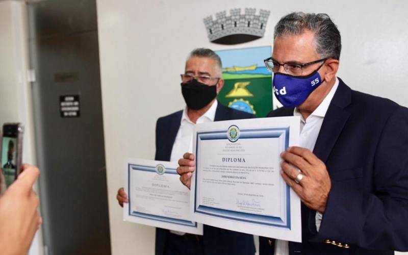 Diploma&ccedil;&atilde;o do prefeito eleito Jairo Jorge e do seu vice, dr. Nedy, foi transmitida ao vivo pelas redes sociais de Jairo