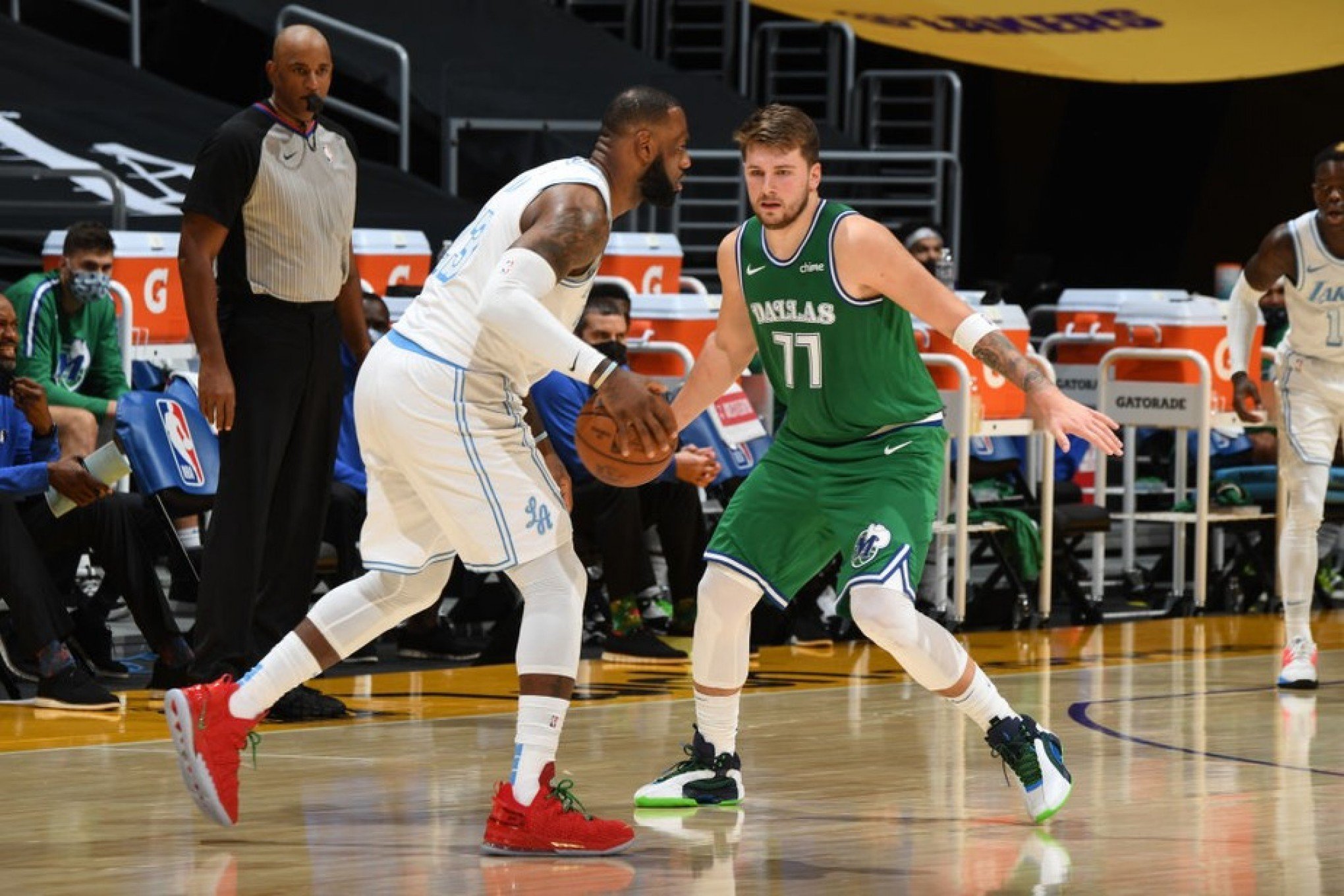 NBA decide adiar jogo entre Lakers e Clippers