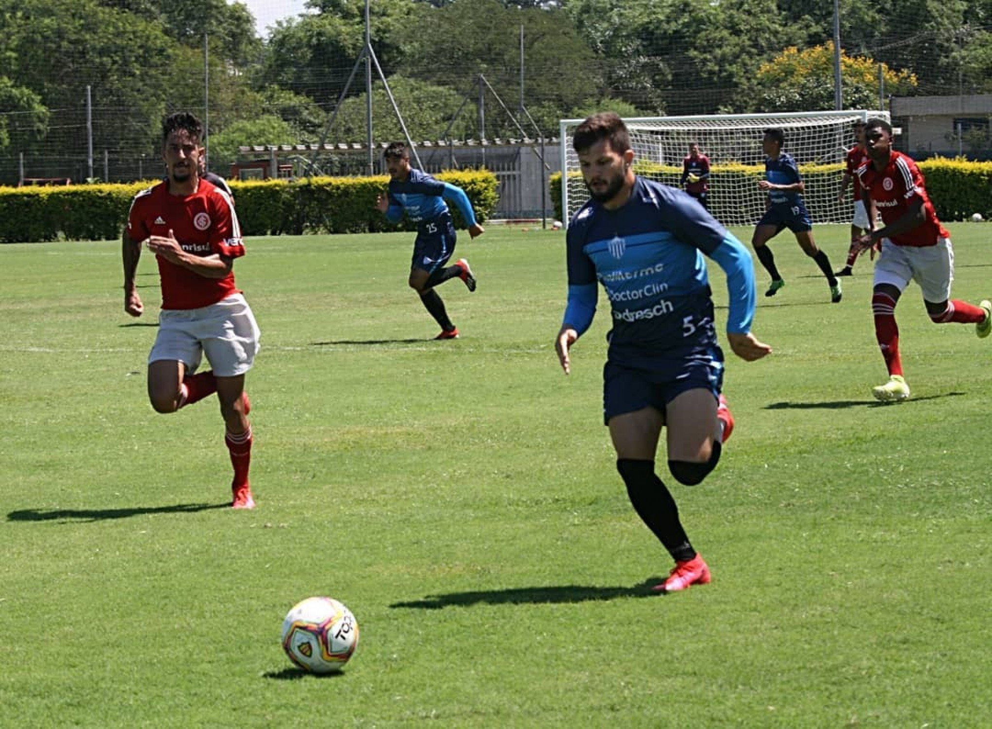 Grêmio goleia Novo Hamburgo em jogo-treino