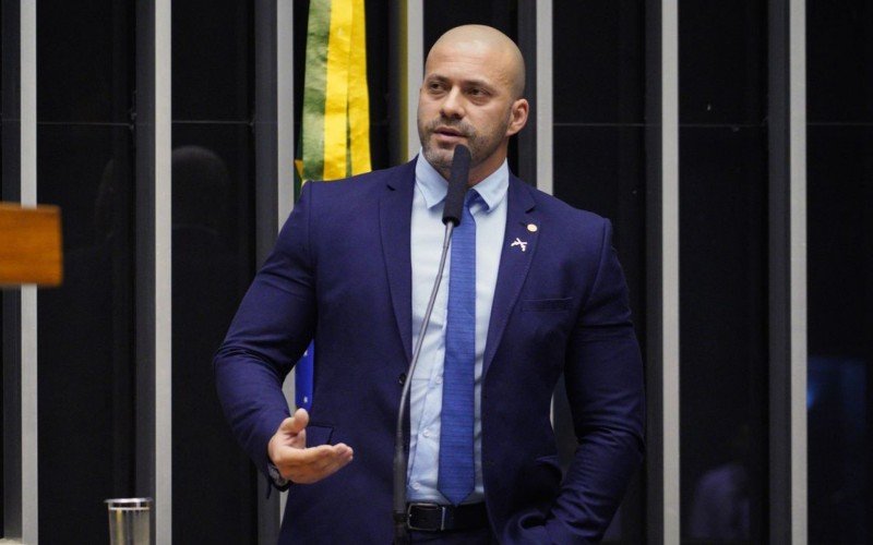 Moraes determina que Daniel Silveira comece a cumprir pena de 8 anos