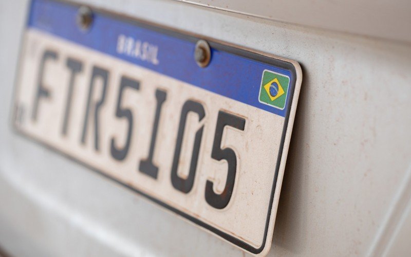 Entenda projeto que determina volta de município e bandeira nas placas e altera padrão Mercosul | abc+