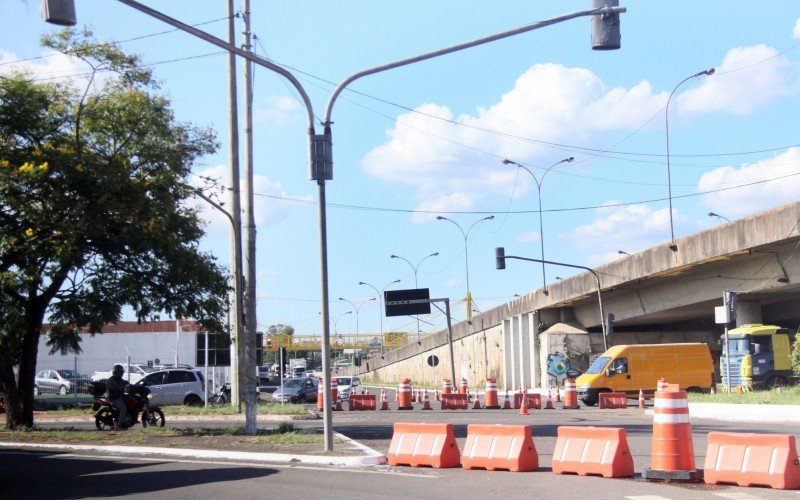 Novos bloqueios no viaduto da Scharlau