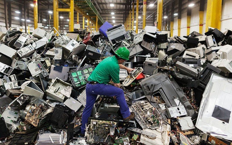 Campanha de coleta de resíduos eletrônicos