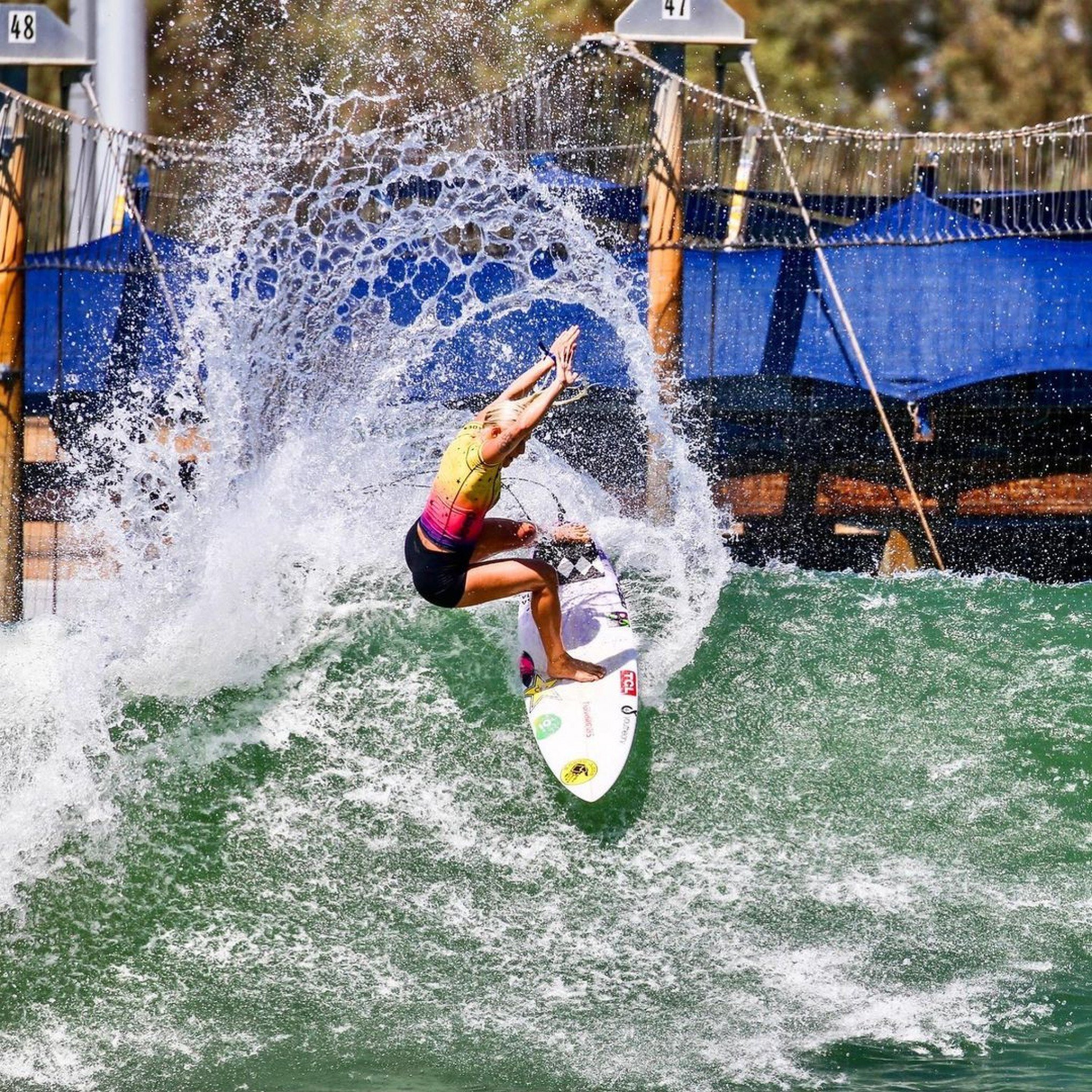 Gabriel Medina é campeão em etapa na Austrália; Tatiana Weston