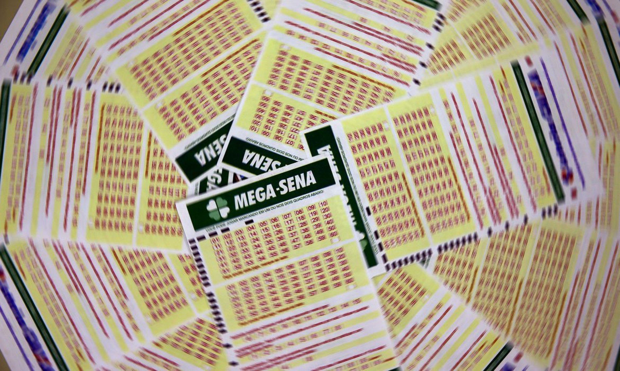 MEGA-SENA: Bolão leva prêmio de R$ 74,7 milhões
