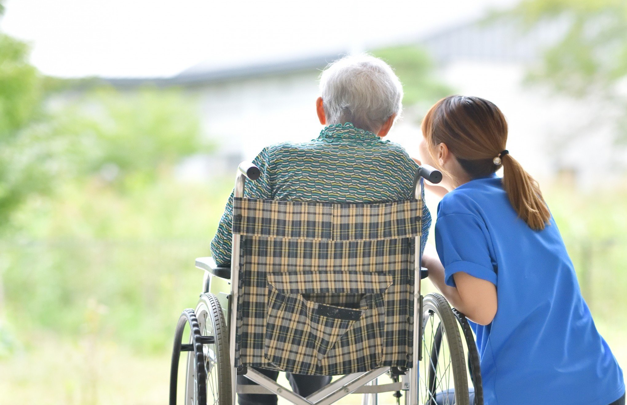 IDOSO ABANDONADO: O que é preciso levar em conta na hora de escolher uma casa de repouso ou clínica geriátrica?