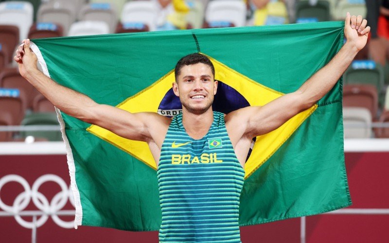 Campeão olímpico Thiago Braz pega 16 meses de suspensão por doping e está fora de Paris-2024 | abc+