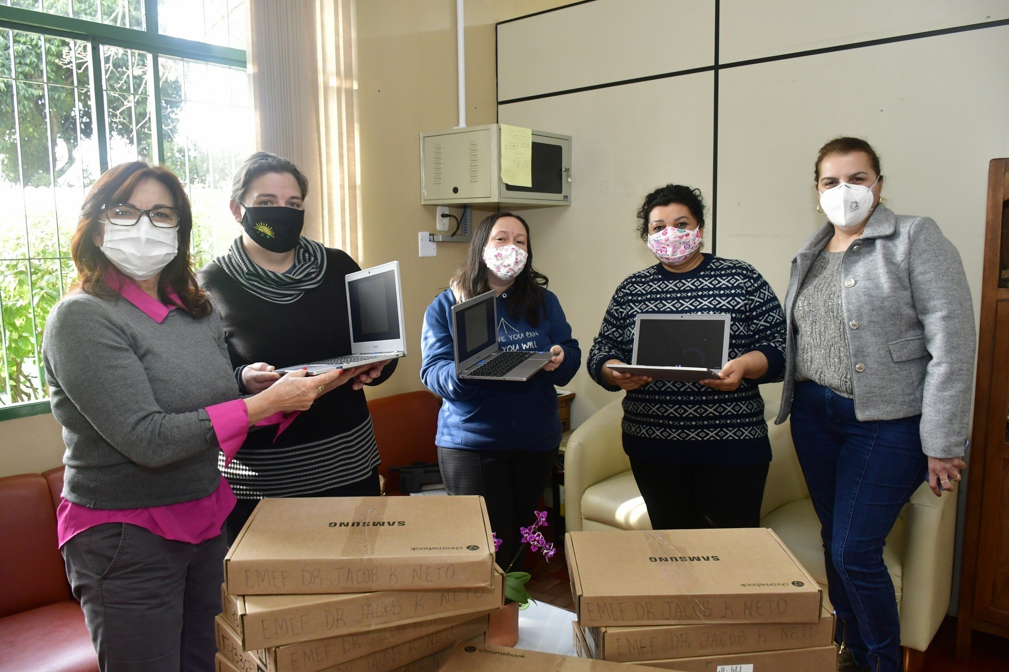 Professores Das Escolas Municipais Recebem Computadores Novo Hamburgo Correio De Gravataí 