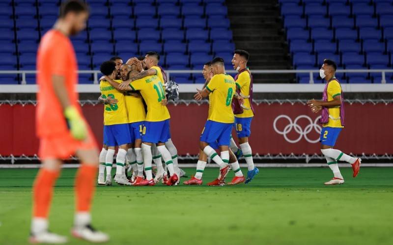 Brasil bate Espanha na prorrogação e conquista o bi olímpico no futebol masculino Esportes