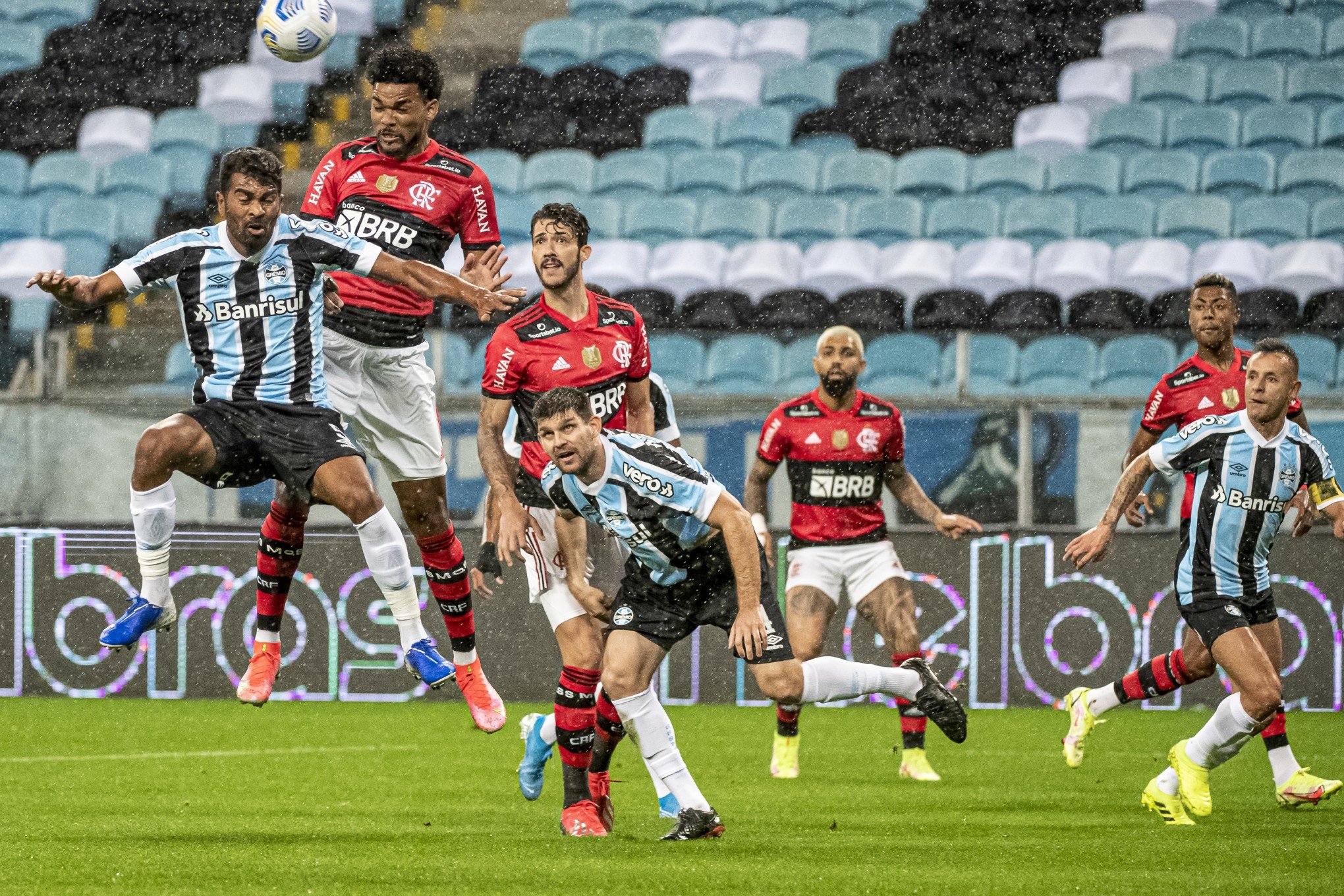 Flamengo vence o Grêmio fora de casa e larga com boa vantagem na Copa do  Brasil