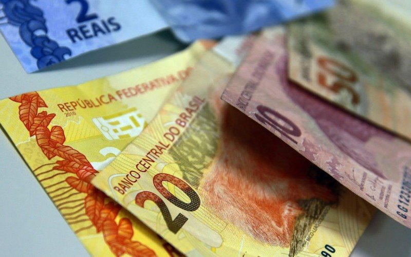 Atualmente, o valor do salário mínimo é de R$ 1.302