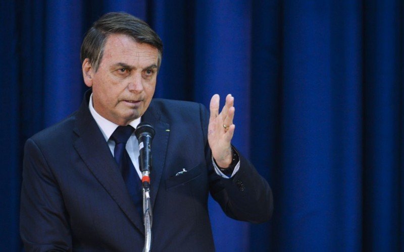 Bolsonaro sinaliza concorrer às eleições em 2026 e não cita escândalo das joias