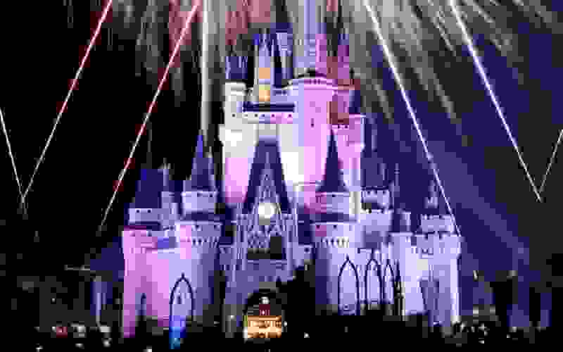 Castelo na DisneyWorld, que tem novos espetáculos noturnos para marcar os 50 anos