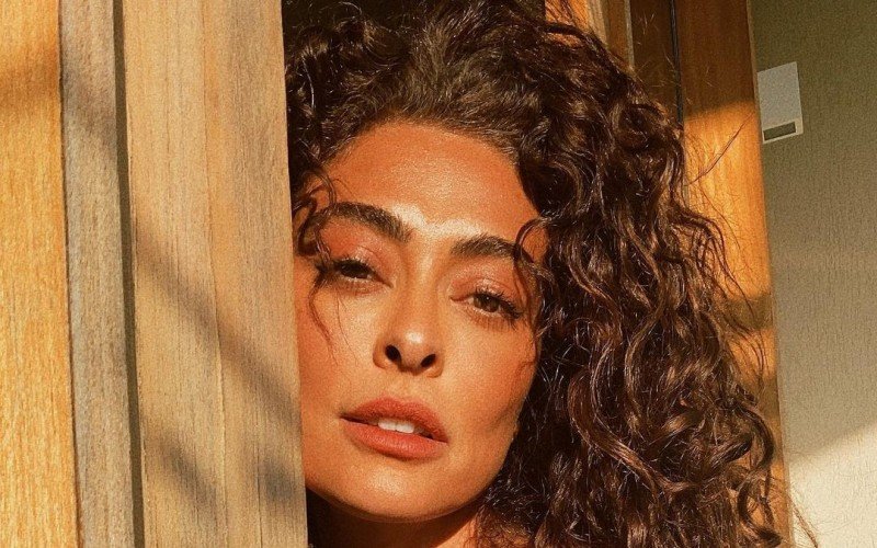 Juliana Paes retorna como rainha de bateria da Unidos da Viradouro após 17 anos