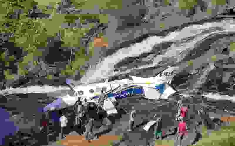Aeronave caiu junto a cachoeira perto de Caratinga