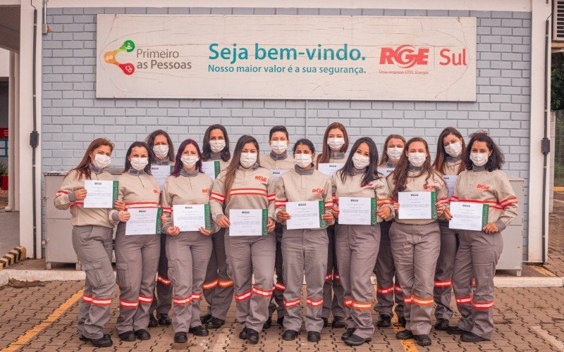 Kelly está entre as alunas que se formaram no curso e ingressaram na concessionária | abc+