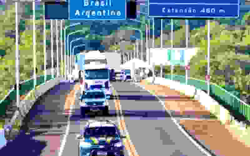 Fronteira com a Argentina, um dos principais pontos rodoviários de entrada de visitantes no Brasil