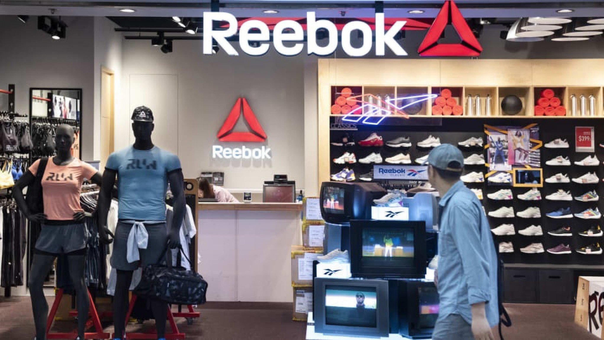 Reebok inaugura sua 1ª loja física do Brasil em outlet de Campo Largo