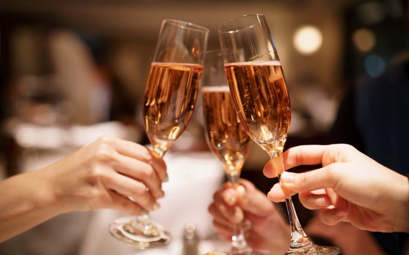 Fim de ano costuma vir acompanhado de excessos alimentares e alcoólicos | abc+