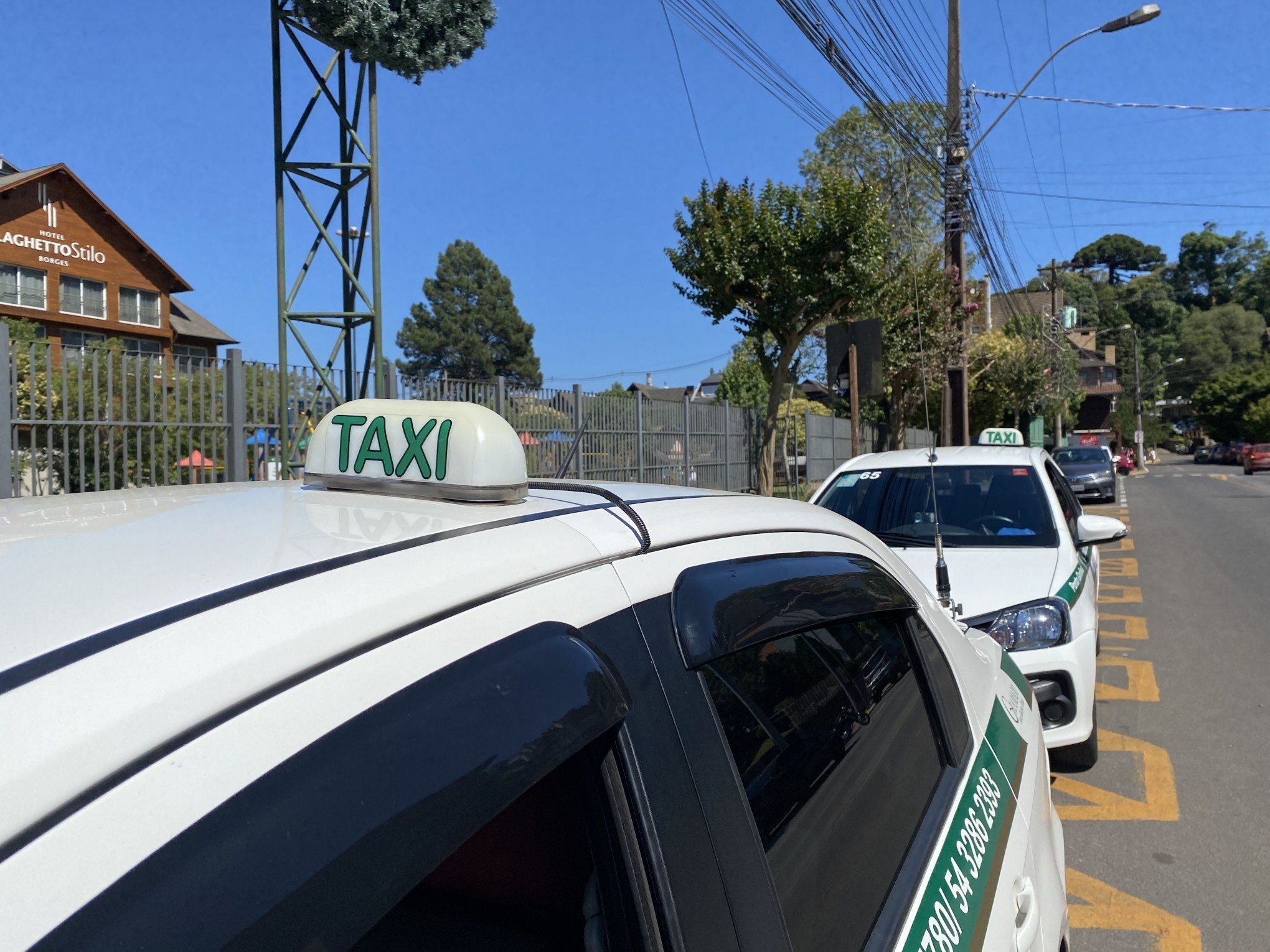 Projeto que regulariza serviço dos táxis em Gramado retorna à Câmara com polêmicas