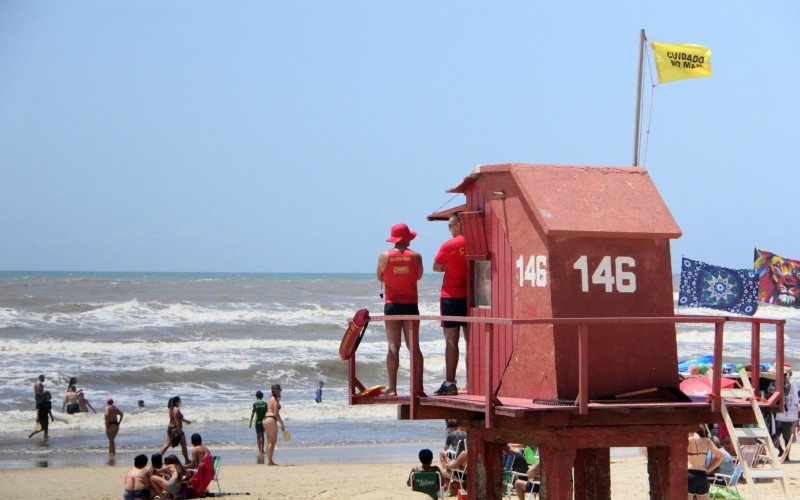 Das 59 mortes por afogamentos na temporada, apenas uma foi em área com guarda-vidas