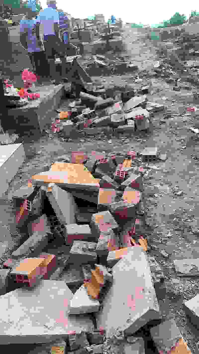 Túmulos são alvo de vandalismo no Cemitério Municipal de Taquara 