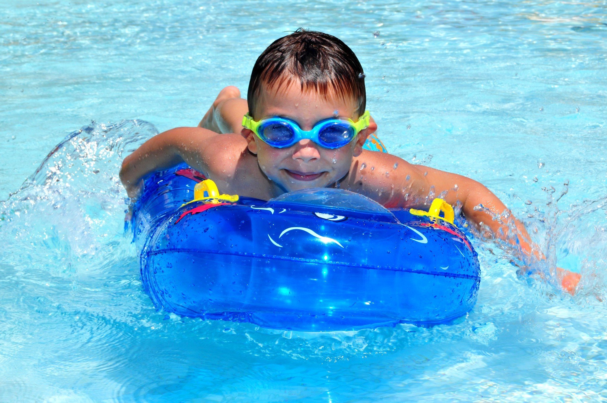 Saiba quais os cuidados que você precisa ter com os olhos durante o verão