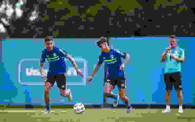 Ferreira (à direita) é uma das apostas gremistas para 2022