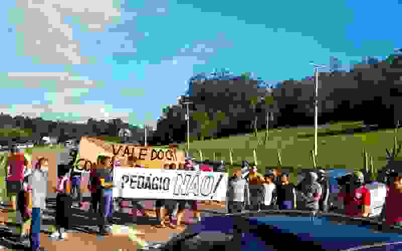 Protesto contra pedágio no quilômetro 4 da RS-122 