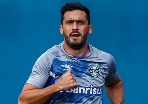 Gr&Atilde;&ordf;mio anuncia retorno do lateral Edilson - Gr&Atilde;&ordf;mio - Jornal NH