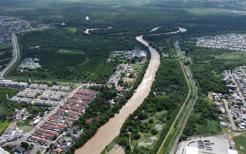 Vista aérea do Rio dos Sinos e da cidade de São Leopoldo | abc+