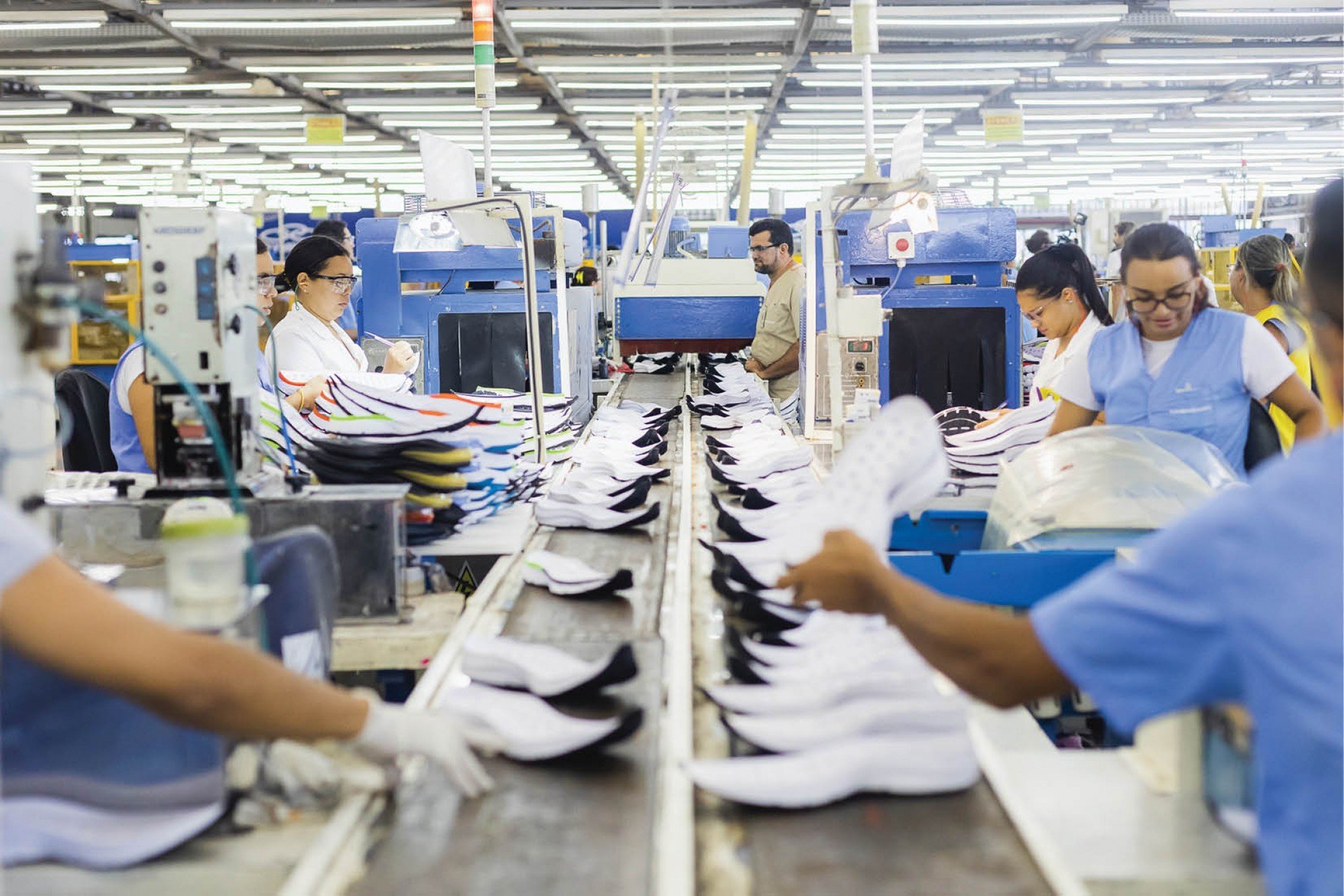 "Incrivelmente baixo": Calçado chinês tem menor preço da história e deixa setor em alerta