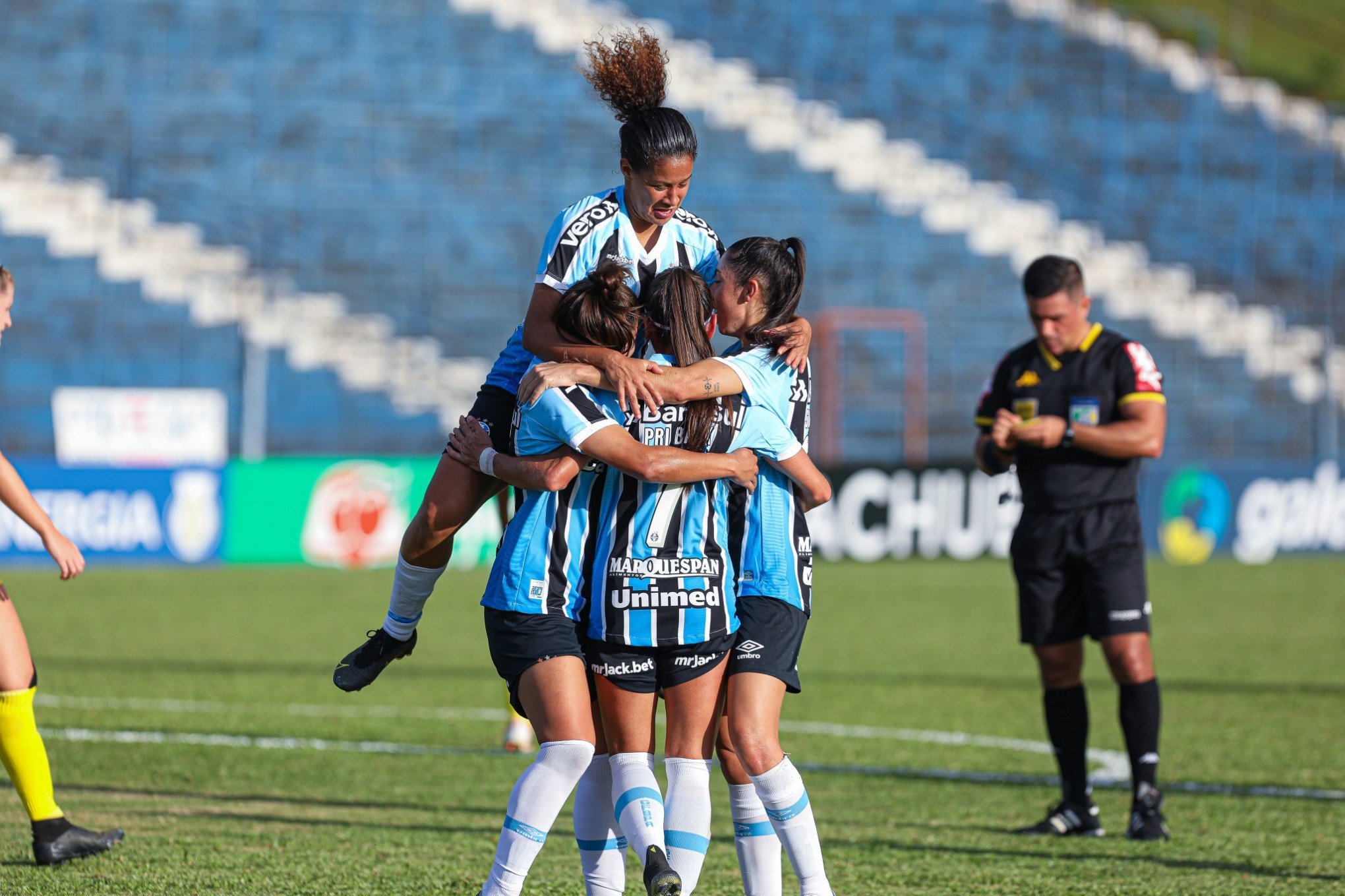 Time feminino do Grêmio vence o primeiro jogo no Brasileirão - Grêmio -  Diário de Canoas