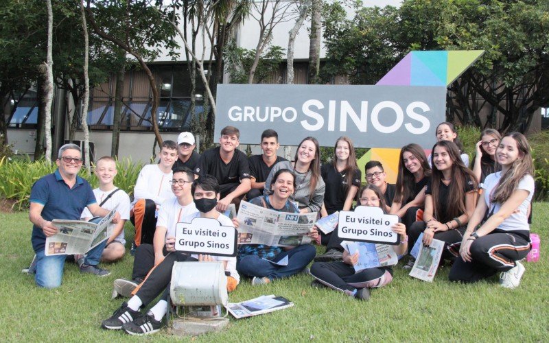 Estudantes visitaram a sede do Grupo Sinos ontem | Jornal NH
