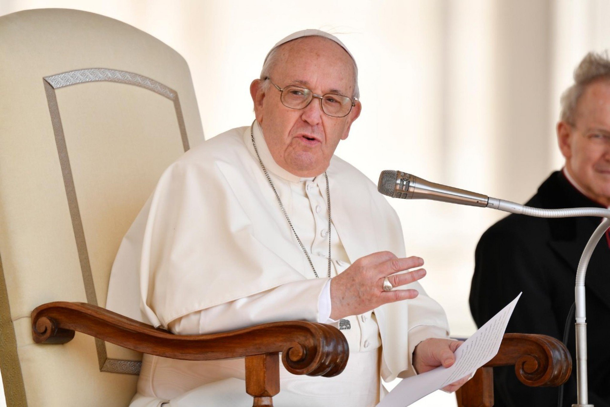 Papa cita 'polarização exacerbada' como sinal de enfraquecimento democrático