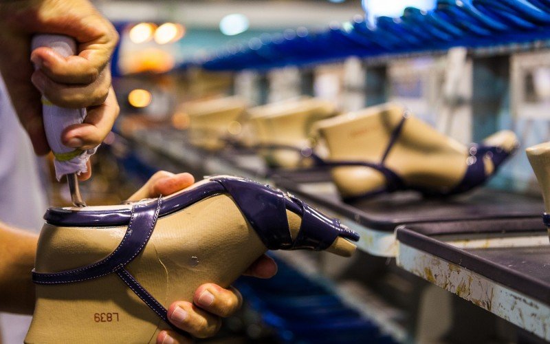 Indústria calçadista está entre os 17 setores previstos na desoneração da folha | abc+