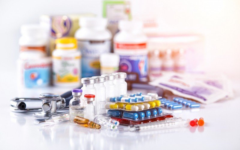 Conselho autoriza que farmacêuticos prescrevam medicamentos; veja o que dizem entidades médicos | abc+